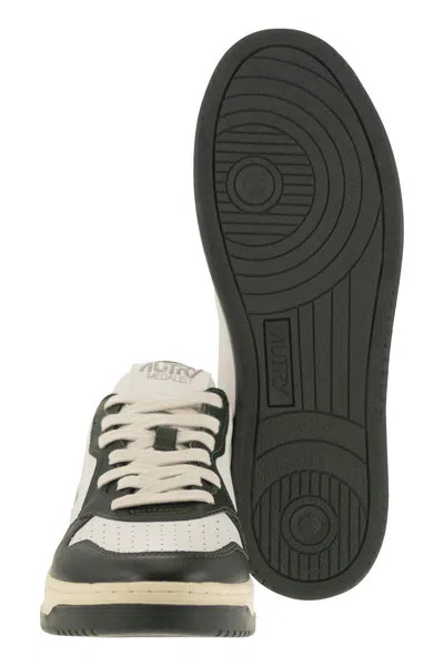 Autry Medalist Low Two Tone Sneakers In White And Mountain Green Leather In Black