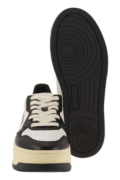 Autry Medalist Leather Platform Sneakers In Black