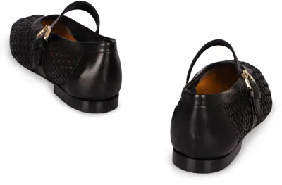 Doucal's Black Leather Ballet Flat With Strap In Black
