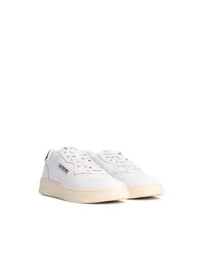 Autry Medalist Sneakers In White And Blue Leather In White
