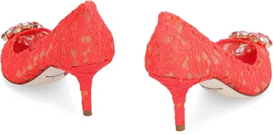 Dolce & Gabbana Bellucci 60 Brooch Embellished Lace Pumps In Red
