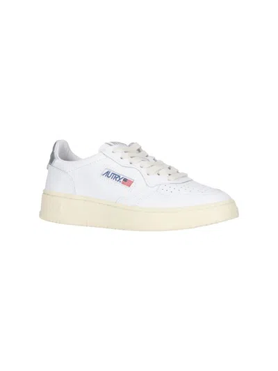 Autry Medalist 01 Low Sneakers In White