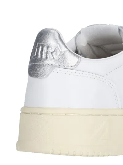 Autry Medalist 01 Low Sneakers In White