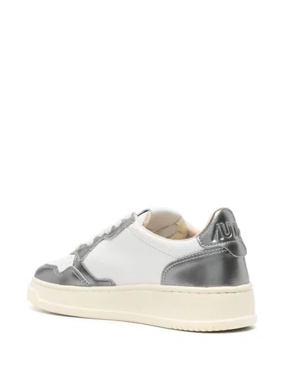Autry Medalist Low Leather Sneakers