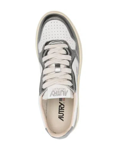 Autry Medalist Low Leather Sneakers