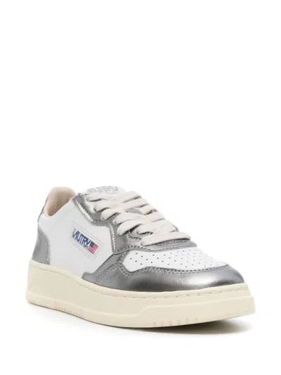 Autry Medalist Low Leather Sneakers