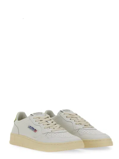 Autry Medalist Low Sneakers In White