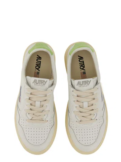 Autry Medalist Low Sneakers In White