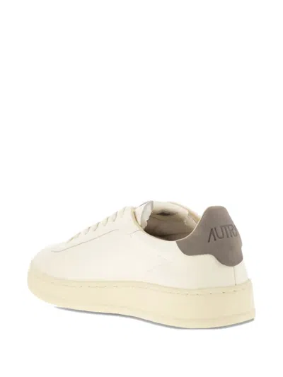 Autry Dallas Leather Sneakers In Neutral