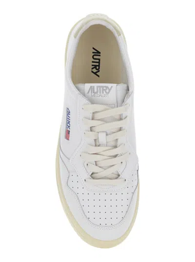 Autry 'medalist' White Low Top Sneakers With Logo Patch On Tongue And Side And Logo Lettering On The Heel  In Neutral