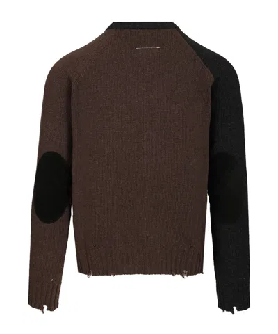 Mm6 Maison Margiela Mm6 By Maison Margiela Contrasting Sleeve Sweater With Distressed Hem In Black