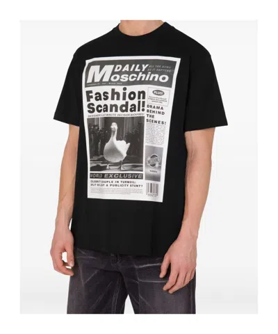 Moschino T-shirt Whit Maxi Print