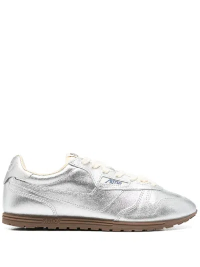 Autry Windspin Low Sneakers In Platinum Leather In Silver
