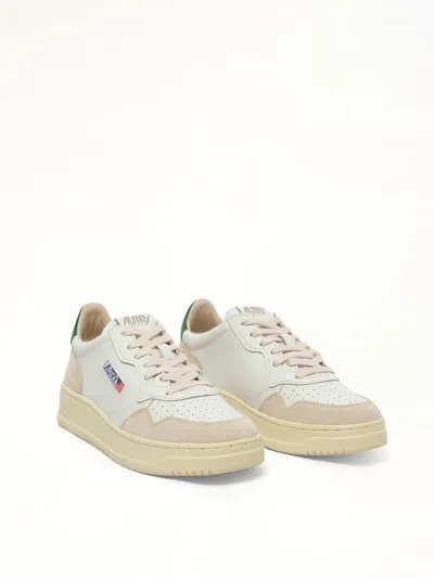 Autry Medalist Low Sneakers In White