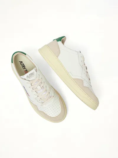 Autry Medalist Low Sneakers In White