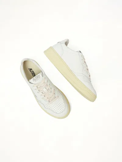 Autry Women's Medalist Low Sneakers