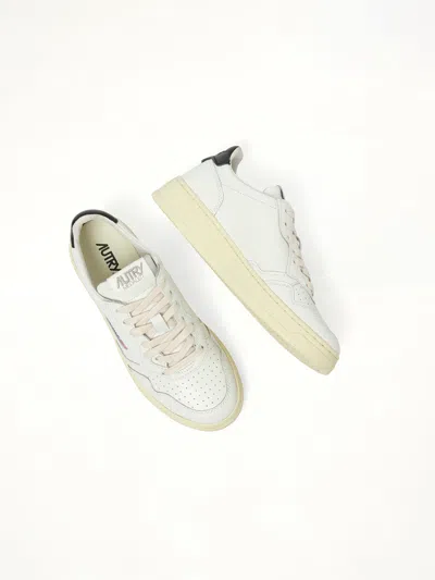 Autry Women's Medalist Low Sneakers