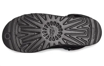 Ugg (wmns)  Classic Short Hybrid In Black