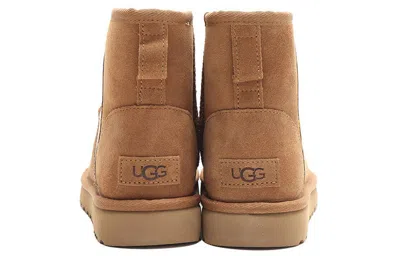 Ugg (wmns)  Logo In Brown