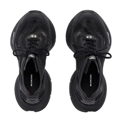 Balenciaga Circuit Ultra-lightweight Sneakers In Black