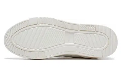 Li-ning (wmns)  Common 70s 'white'