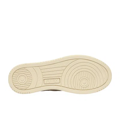 Autry Low-top Sneakers With Lavender Overlays And Padded Collar In Purple