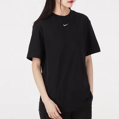 Nike Plus Size Sportswear Oversized Short-sleeve T-shirt In Black