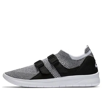 Nike (wmns)  Air Sock Racer Ultra Flyknit 'oreo' In Multi