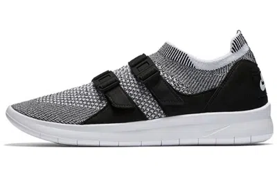 Nike (wmns)  Air Sock Racer Ultra Flyknit 'oreo' In Multi