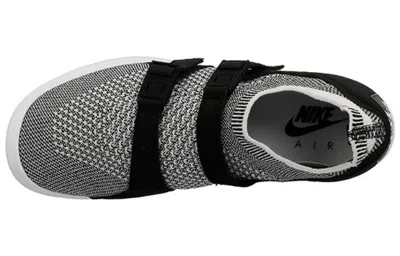 Nike (wmns)  Air Sock Racer Ultra Flyknit 'oreo' In Multi