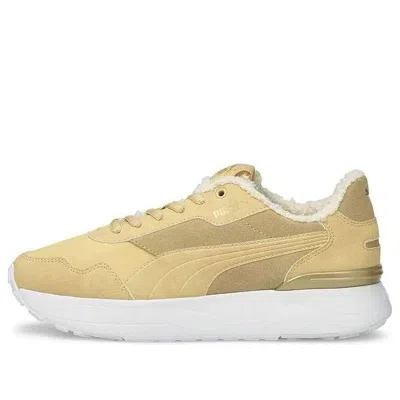 Puma (wmns)  R78 Voyage Running Shoes White In Neutral