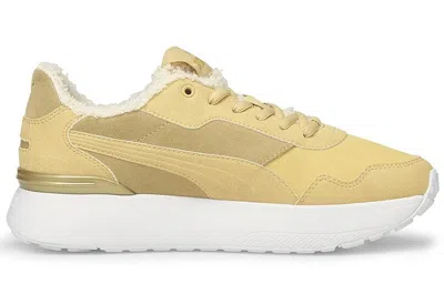Puma (wmns)  R78 Voyage Running Shoes White In Neutral