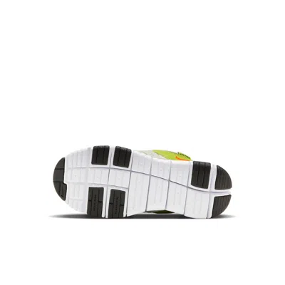 Nike (ps)  Dynamo Free Shoes 'beigegreen' In Gray