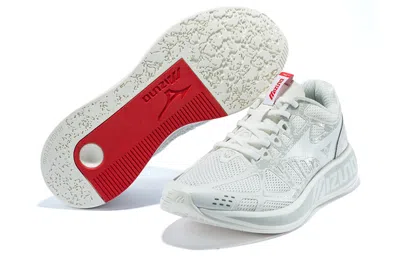 Mizuno Piloteer White