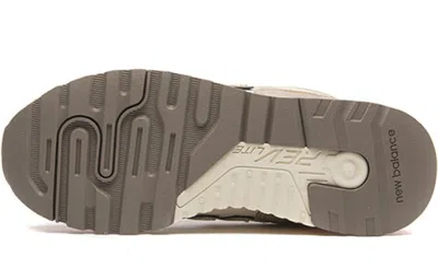 New Balance (wmns)  997 Series 'cream Yellow' In Neutral