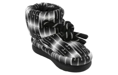 Ugg (wmns)  Classic Maxi Wavelength Short Boot 'black White'