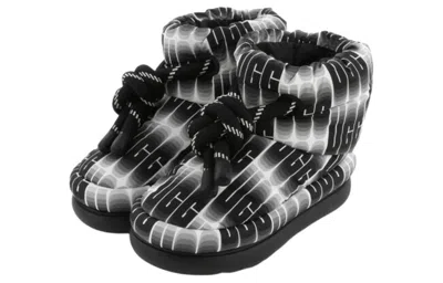 Ugg (wmns)  Classic Maxi Wavelength Short Boot 'black White'