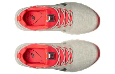 Nike (wmns)  Air Max Motion Lw 'grey Red' In Multi