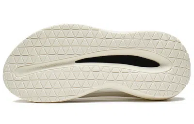 Li-ning (wmns)  Yunyou Slay 'beige Black'