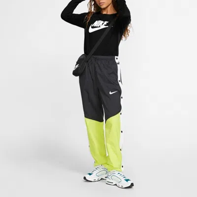 Nike Women's  Sportswear Long-sleeve T-shirt In Black