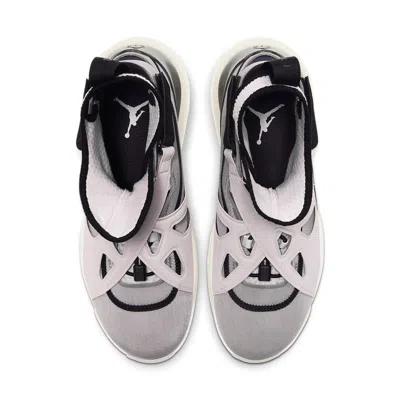 Air Jordan (wmns)  Air Latitude 720 'barely Rose' In Gold