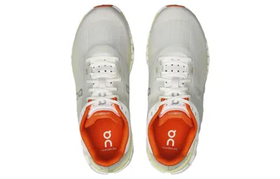 On Running (wmns)  Cloudflow 4 'white Hay'
