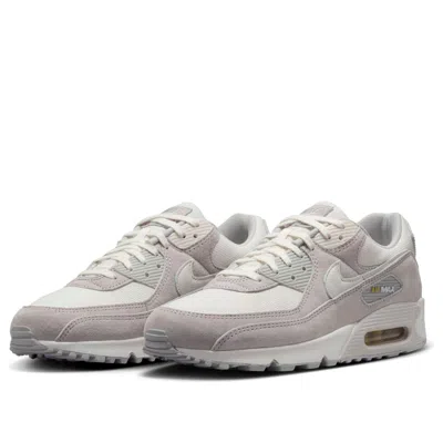 Nike (wmns)  Air Max 90 'light Iron Ore' In Green