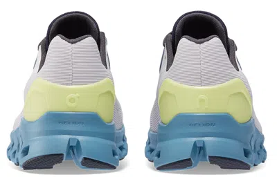 On Running Cloudstratus 'frost Niagara' In Gray