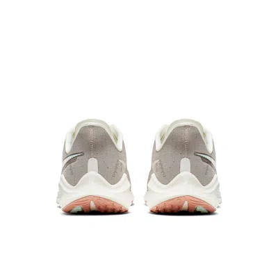 Nike (wmns)  Air Zoom Vomero 14 'greybrown White'