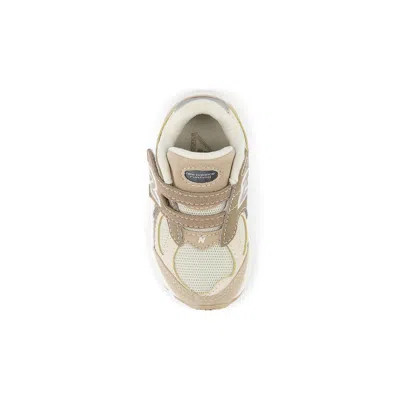 New Balance (td)  2002r Hook & Loop 'timberwolf Mushroom'