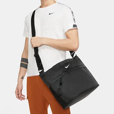 Nike Sportswear Essentials Tote 'black'