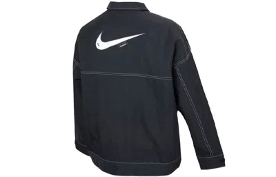 Nike (wmns)  Ss22 Sportswear Swoosh Back Logo Printing Woven Jacket Autumn Black