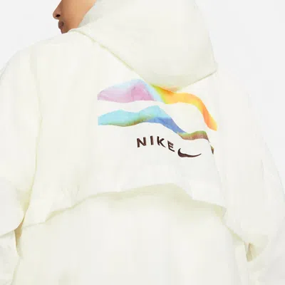Nike Sportswear Jacket 'beige' In White