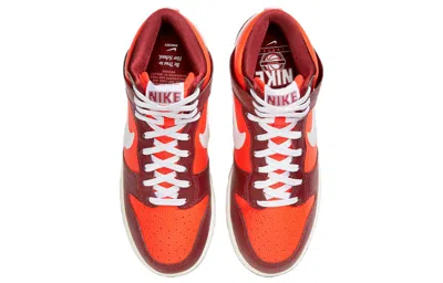 Nike (wmns)  Dunk High 'be True To Her School' In Burgundy